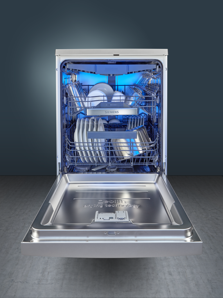 https://assetscdn.loadbee.com/catalogue/n99mswzk5cs85sfy//Images/13515027_J7312_M35_SN25ZI55CE_befuellt.png