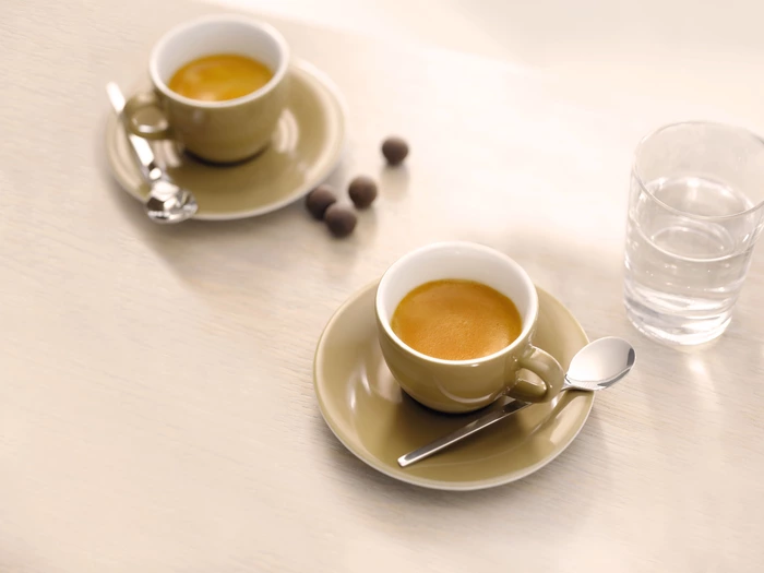 <span>Espresso</span><p>Köidab oma selge intensiivse maitse ja tiheda crema'ga.</p>